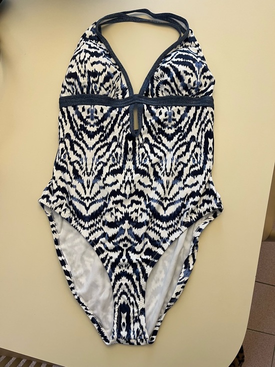 Jessica Simpson Other - Jessica Simpson Navy and White Patterned Junior One-Piece Swimsuit